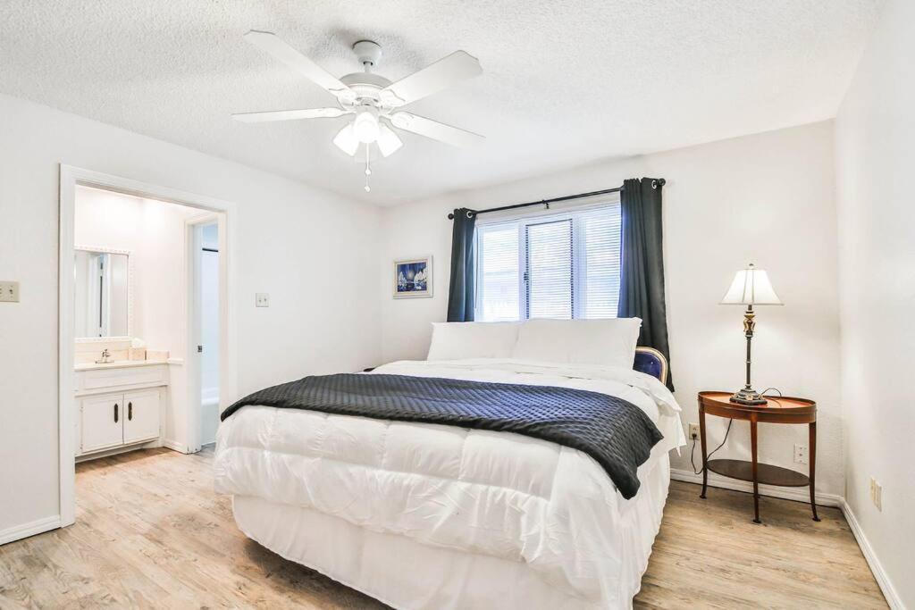 Hot Tub, Privacy, Sleeps 11 & Tons Of Space! Lubbock Exterior foto
