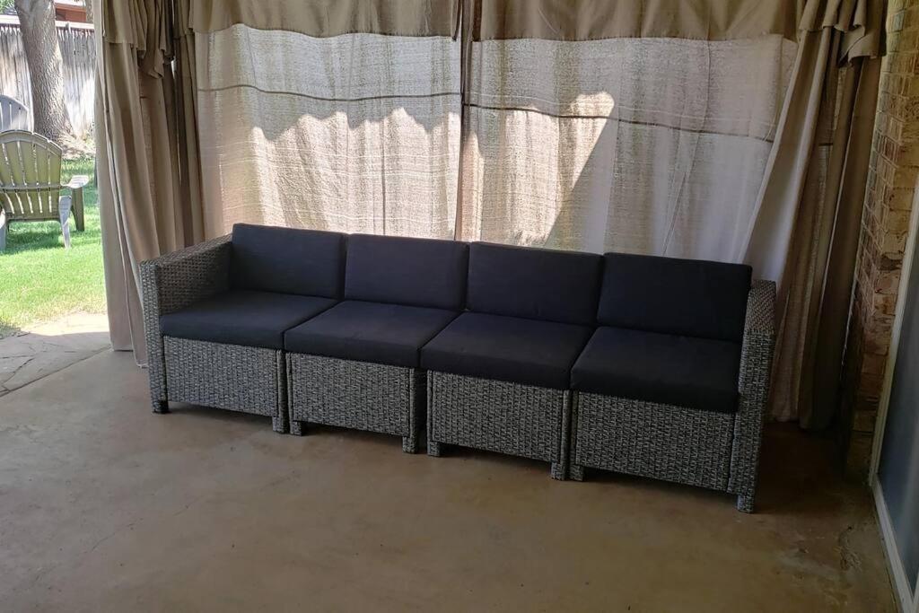 Hot Tub, Privacy, Sleeps 11 & Tons Of Space! Lubbock Exterior foto