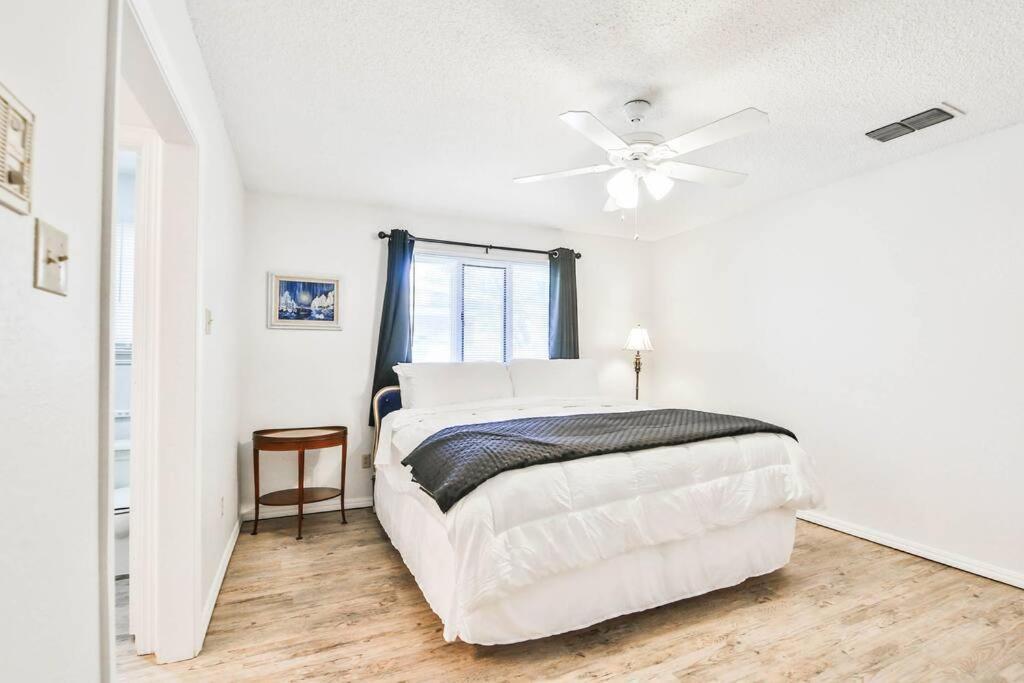 Hot Tub, Privacy, Sleeps 11 & Tons Of Space! Lubbock Exterior foto